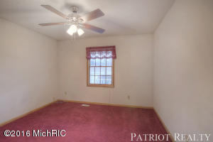 1323 E 104th St, Grant, MI 49327 photo 15