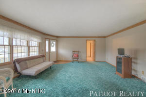 1323 E 104th St, Grant, MI 49327 photo 4