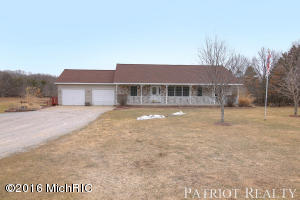 1323 E 104th St, Grant, MI 49327 photo 1