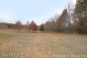 1323 E 104th St, Grant, MI 49327 photo 23