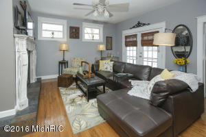 347 E Morrell St, Otsego, MI 49078 photo 4