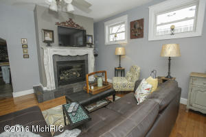 347 E Morrell St, Otsego, MI 49078 photo 5
