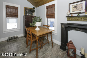 347 E Morrell St, Otsego, MI 49078 photo 9