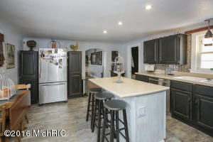 347 E Morrell St, Otsego, MI 49078 photo 8