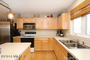 8544 SE Haystack Rd, Caledonia, MI 49316 photo 6