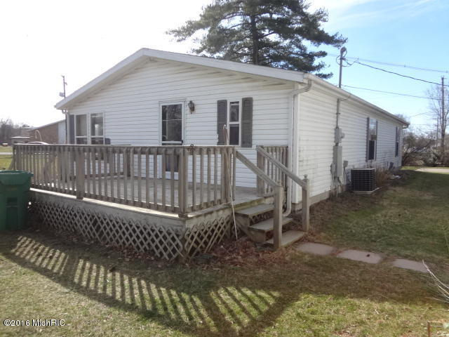 2001 E Main St, Niles, MI 49120 photo 4
