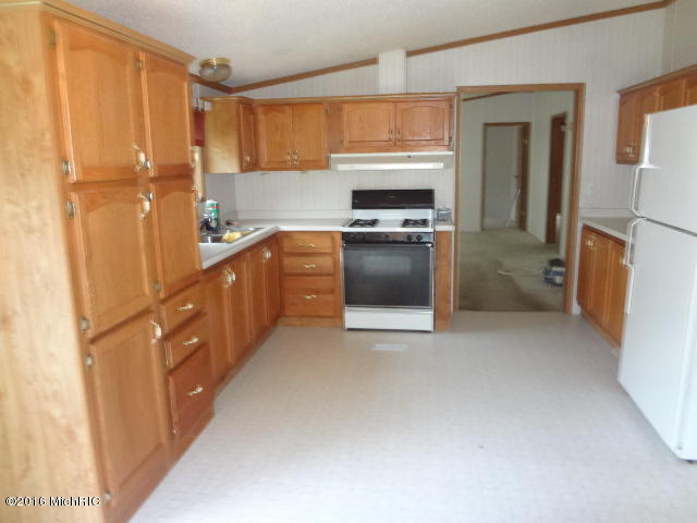 2001 E Main St, Niles, MI 49120 photo 8