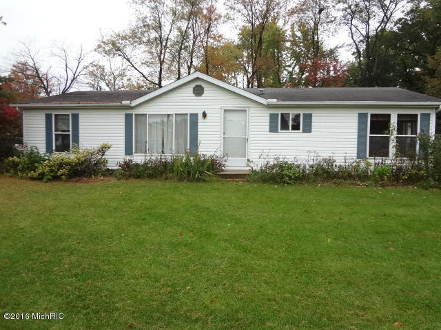 2001 E Main St, Niles, MI 49120 photo 1