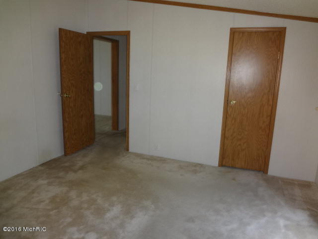 2001 E Main St, Niles, MI 49120 photo 13