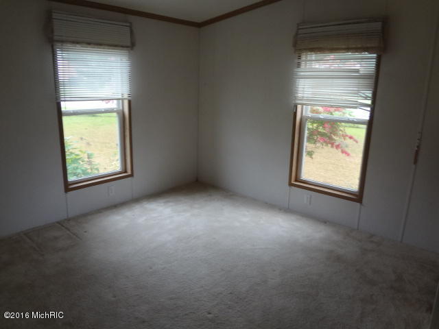 2001 E Main St, Niles, MI 49120 photo 11