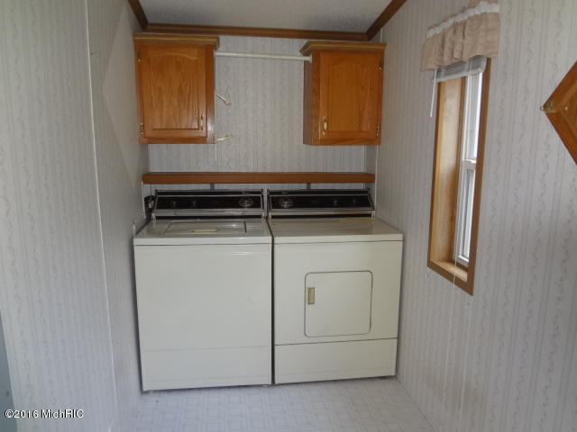 2001 E Main St, Niles, MI 49120 photo 17