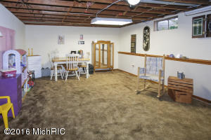 434 12th St, Plainwell, MI 49080 photo 16