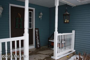 4073 16th St, Dorr, MI 49323 photo 2