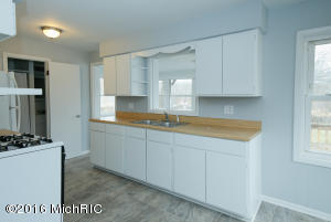 732 E Green St, Marshall, MI 49068 photo 7