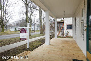 732 E Green St, Marshall, MI 49068 photo 4