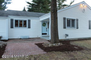 1401 Okeefe, Marshall, MI 49068 photo 4