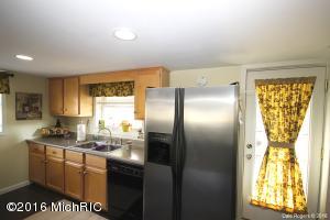 770 Hunt St, Lowell, MI 49331 photo 3