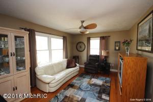 770 Hunt St, Lowell, MI 49331 photo 11