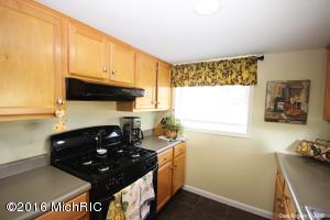770 Hunt St, Lowell, MI 49331 photo 6