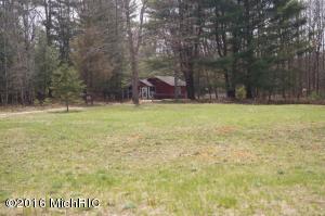 1237 N Apple, White Cloud, MI 49349 photo 4