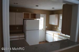 1237 N Apple, White Cloud, MI 49349 photo 10