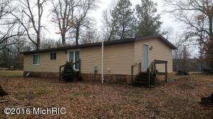 1040 Echo Dr, White Cloud, MI 49349 photo 4