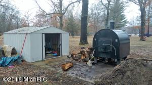 1040 Echo Dr, White Cloud, MI 49349 photo 2