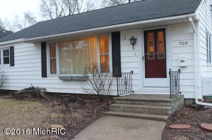 709 Harrison St, Belding, MI 48809 photo 1