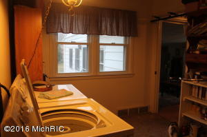 709 Harrison St, Belding, MI 48809 photo 12