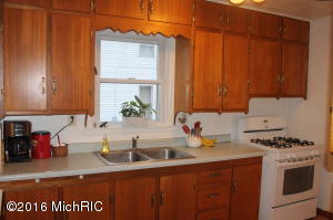 709 Harrison St, Belding, MI 48809 photo 16