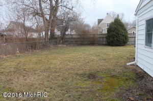 709 Harrison St, Belding, MI 48809 photo 11