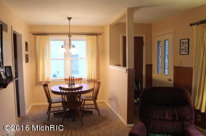709 Harrison St, Belding, MI 48809 photo 7