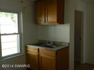 716 S Hooker Ave, Three Rivers, MI 49093 photo 4