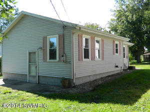 716 S Hooker Ave, Three Rivers, MI 49093 photo 3