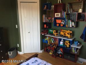 311 E Dutch Mill St, Grant, MI 49327 photo 18