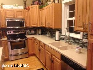 311 E Dutch Mill St, Grant, MI 49327 photo 7
