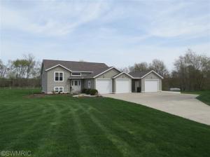 311 E Dutch Mill St, Grant, MI 49327 photo 1