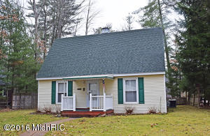 6833 E Carrigan Dr, Newaygo, MI 49337 photo 1