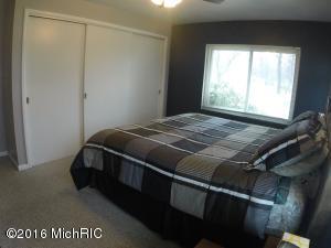 339 Dewitt Ln, Spring Lake, MI 49456 photo 15