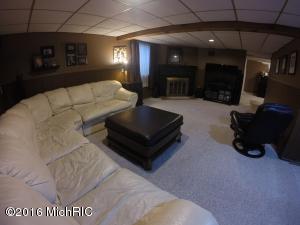 339 Dewitt Ln, Spring Lake, MI 49456 photo 23