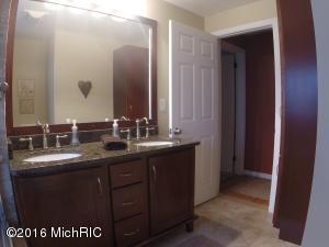 339 Dewitt Ln, Spring Lake, MI 49456 photo 17