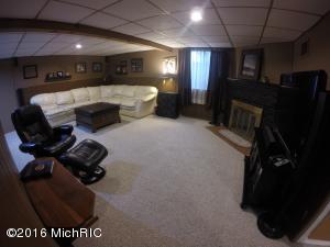 339 Dewitt Ln, Spring Lake, MI 49456 photo 25