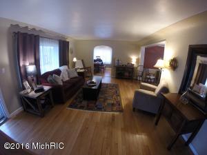 339 Dewitt Ln, Spring Lake, MI 49456 photo 9