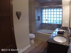 339 Dewitt Ln, Spring Lake, MI 49456 photo 16