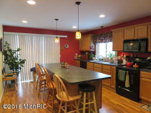 3320 Fox Dr, Grant, MI 49327 photo 8