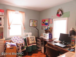 3320 Fox Dr, Grant, MI 49327 photo 2