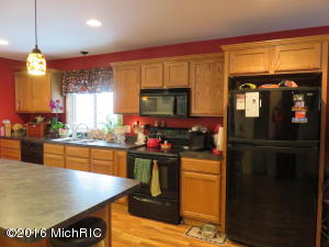 3320 Fox Dr, Grant, MI 49327 photo 9