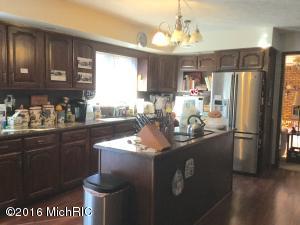 19490 M-60, Three Rivers, MI 49093 photo 6