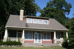 419 Maple Ln, Buchanan, MI 49107 photo 1