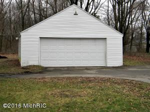 559 10th St, Plainwell, MI 49080 photo 2